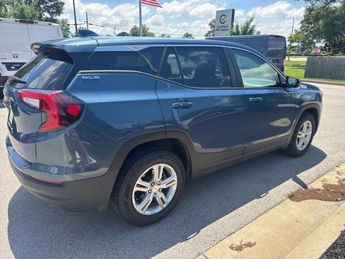 Used 2024 GMC Terrain SLE AWD/4WD image 5