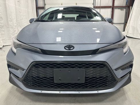 Used 2025 Toyota Corolla SE w/ SE Premium Package image 2