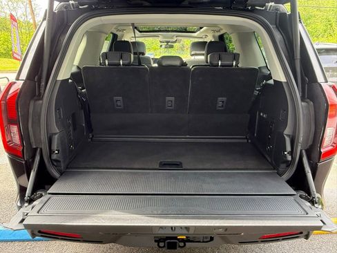 Used 2025 Ford Expedition Active AWD/4WD image 19