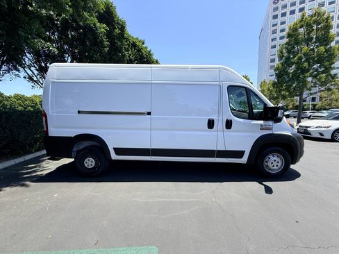 Used 2022 RAM ProMaster 2500 w/ Convenience Group FWD image 7