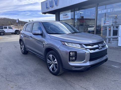 Used 2024 Mitsubishi Outlander Sport SE image 1