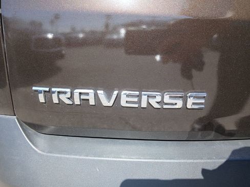 Used 2019 Chevrolet Traverse LT FWD image 4