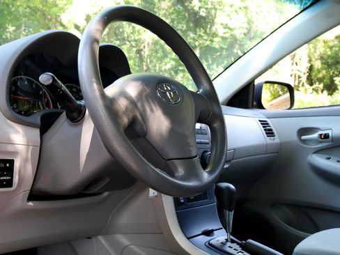 Used 2009 Toyota Corolla XLE image 32