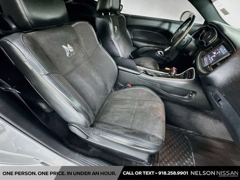 Used 2018 Dodge Challenger R/T Scat Pack w/ Leather Interior Group RWD image 27