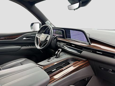 Certified 2023 Cadillac Escalade Premium Luxury w/ Performance Package AWD/4WD image 32