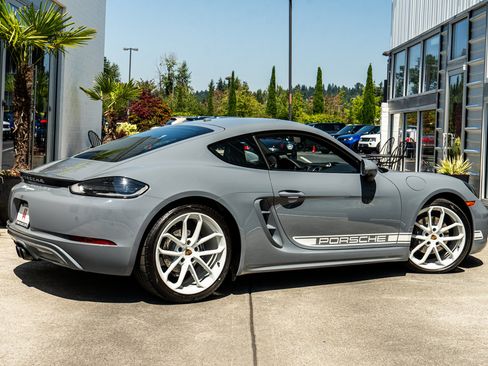 Used 2024 Porsche 718 Cayman RWD image 7
