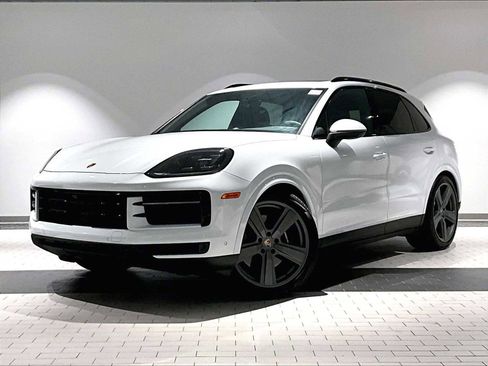 Used 2025 Porsche Cayenne image 1