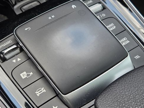 Used 2021 Mercedes-Benz GLB 250 4MATIC image 14