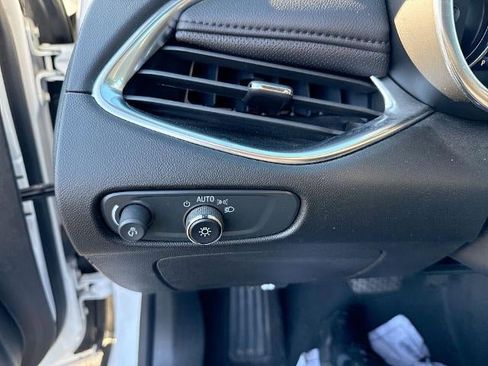 Used 2024 Chevrolet Malibu LT image 18