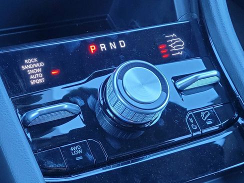 New 2024 Jeep Grand Cherokee L Overland w/ Trailer Tow Package image 13