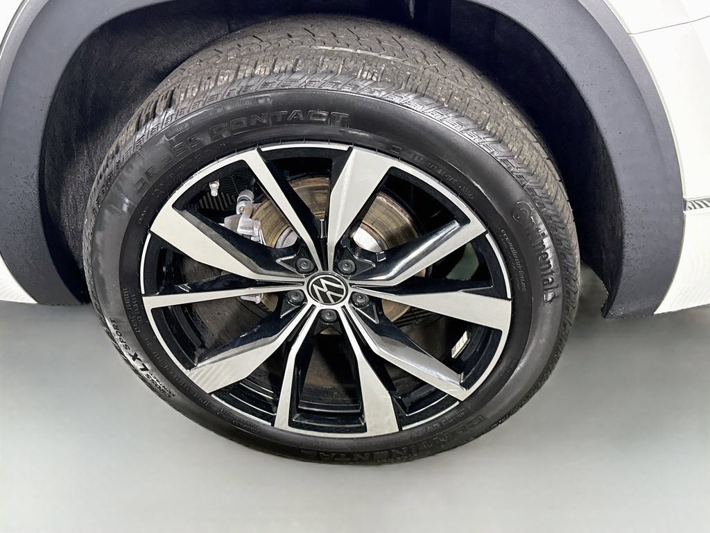 Used 2024 Volkswagen Atlas SEL Premium R-Line AWD/4WD image 34