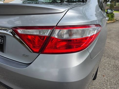 Used 2015 Toyota Camry SE FWD image 13