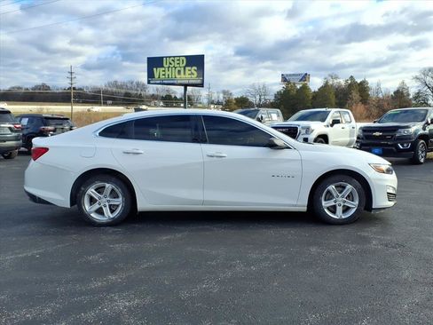 Used 2019 Chevrolet Malibu LS image 32