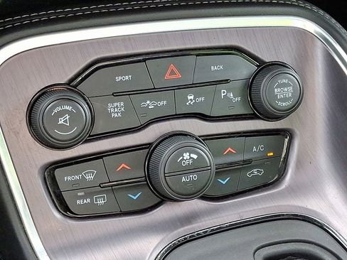 Used 2015 Dodge Challenger R/T Scat Pack w/ Technology Group image 17