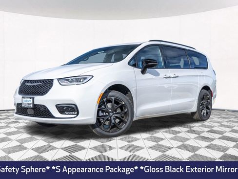 New 2026 Chrysler Pacifica Limited w/ S Appearance Package AWD/4WD image 2