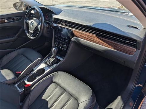 Used 2020 Volkswagen Passat 2.0T SEL image 14