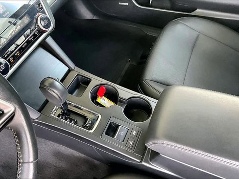 Used 2018 Subaru Outback 3.6R Limited AWD/4WD image 17