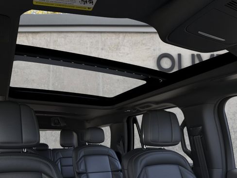 New 2026 Lincoln Navigator Reserve w/ Jet Appearance Package AWD/4WD image 22