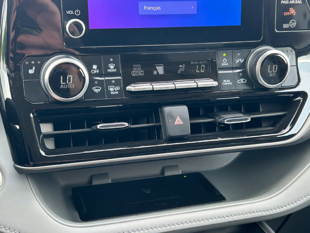 Used 2025 Toyota Highlander XLE FWD image 34