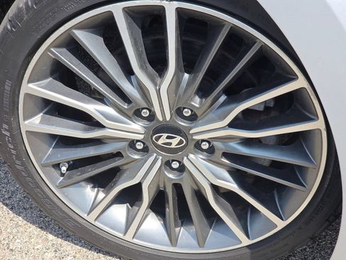 Used 2018 Hyundai Elantra Sport FWD image 18