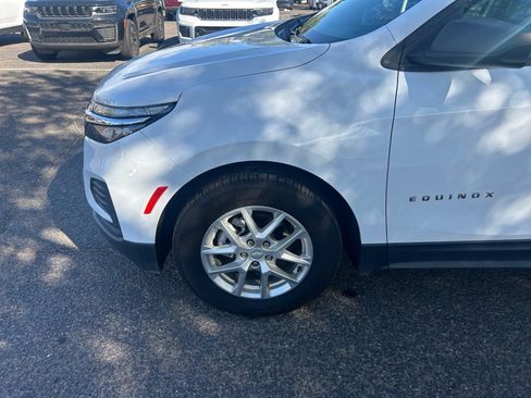 Used 2022 Chevrolet Equinox LS w/ LPO, Floor Liner Package FWD image 26