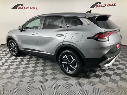 Used 2023 Kia Sportage LX image 4