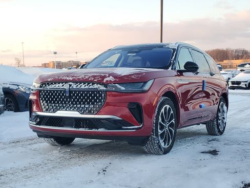 New 2026 Lincoln Nautilus Reserve image 2