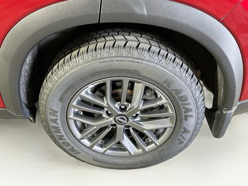 Used 2023 Nissan Rogue S AWD/4WD image 11