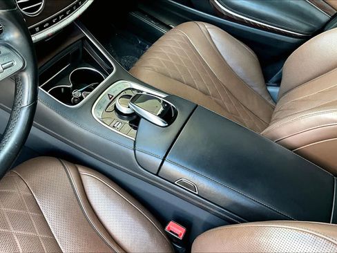 Used 2020 Mercedes-Benz S 560 Sedan image 16