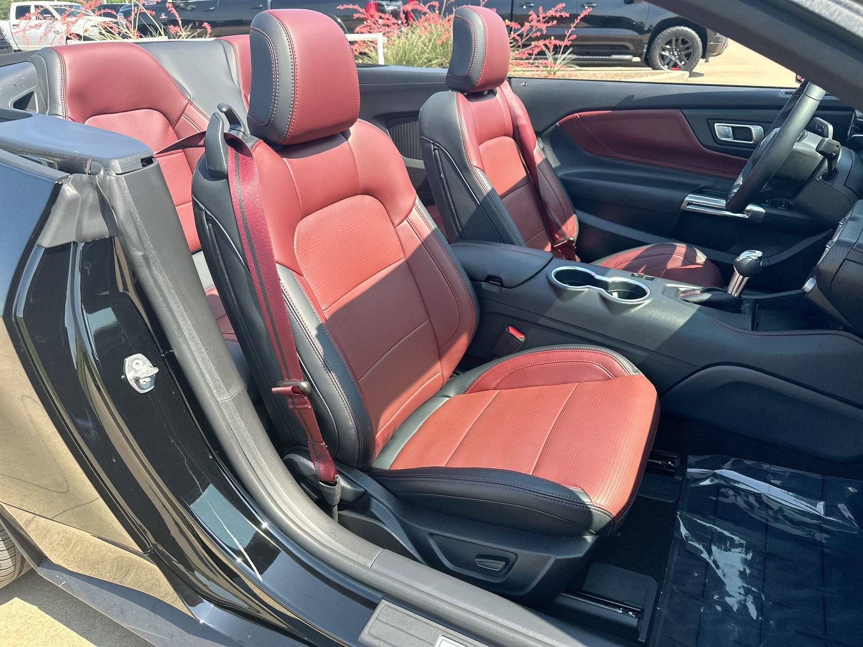 Used 2025 Ford Mustang Premium RWD image 24