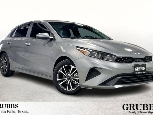 Used 2024 Kia Forte LXS image 1