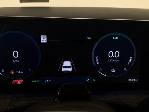 Used 2025 Hyundai Santa Fe Limited FWD image 15