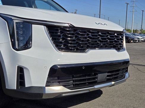 Certified 2025 Kia Sorento EX FWD image 9