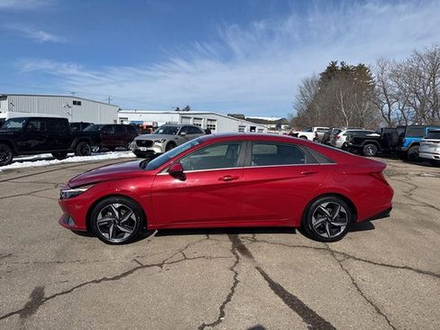 Used 2023 Hyundai Elantra Limited w/ Cargo Package FWD image 3