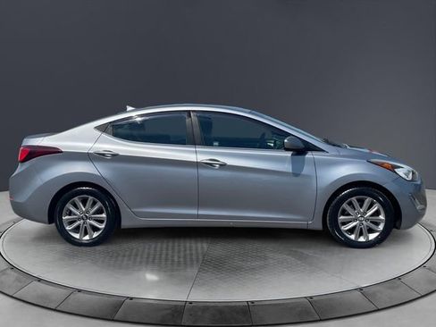 Used 2015 Hyundai Elantra SE w/ Option Group 03 FWD image 6