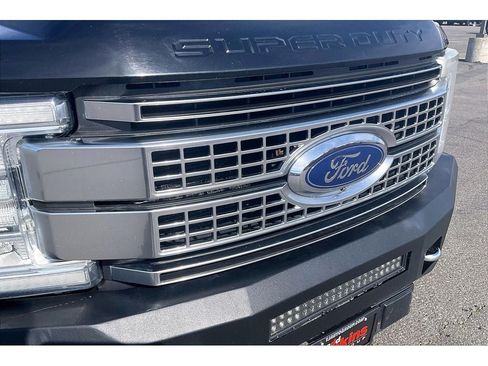 Used 2017 Ford F350 Platinum w/ Platinum Ultimate Package AWD/4WD image 32
