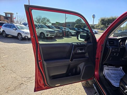 Used 2021 Toyota 4Runner Venture image 15