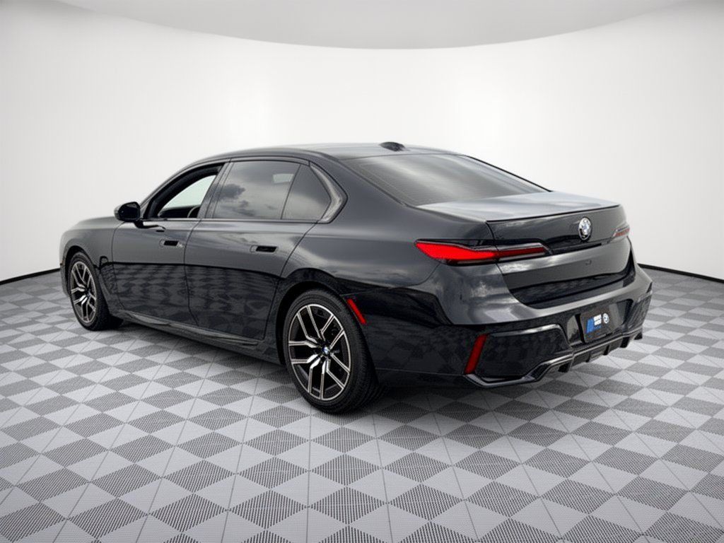 Used 2026 BMW 740i RWD image 3