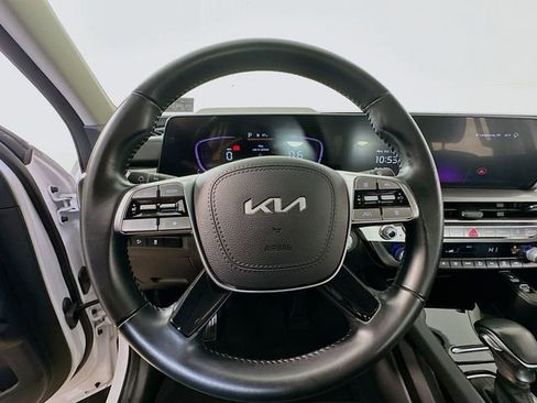 Used 2024 Kia Telluride S image 11