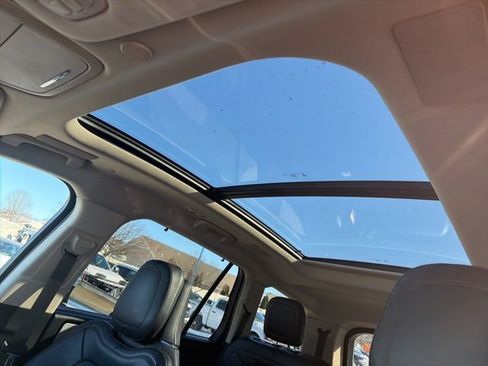 Used 2023 Lincoln Aviator Reserve w/ Equipment Group 201A image 23