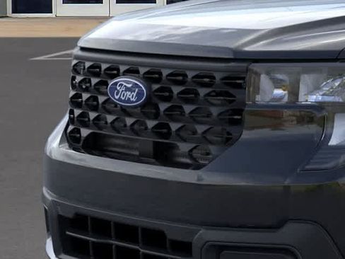 New 2025 Ford Maverick XLT w/ XLT Luxury Package FWD image 17