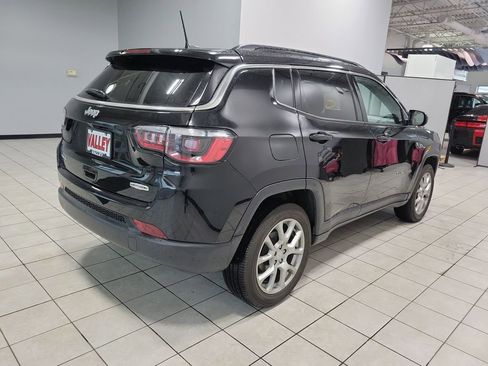 Used 2023 Jeep Compass Latitude AWD/4WD image 9