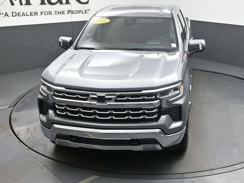 Used 2025 Chevrolet Silverado 1500 LTZ AWD/4WD image 45
