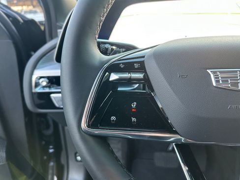 Used 2025 Cadillac Lyriq Sport image 17