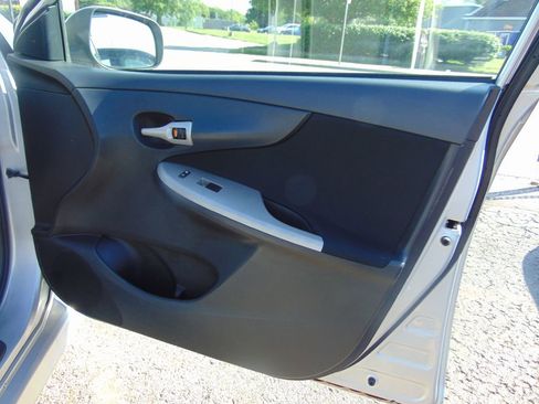 Used 2010 Toyota Corolla S FWD image 23