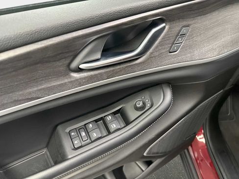 Used 2022 Jeep Grand Cherokee Limited AWD/4WD image 15