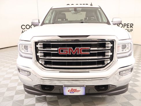 Used 2018 GMC Sierra 1500 SLT w/ SLT Premium Package AWD/4WD image 9