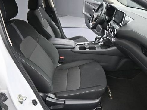 Used 2025 Nissan Sentra SV FWD image 14