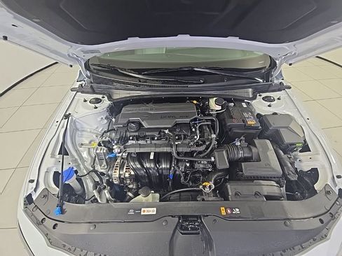 New 2026 Hyundai Elantra Limited FWD image 34