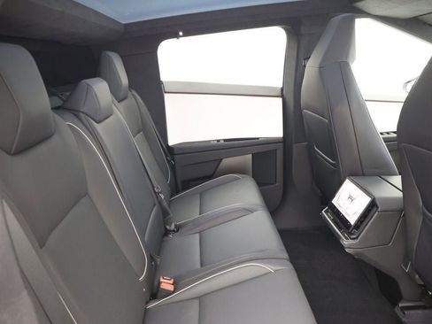 Used 2024 Tesla Cybertruck AWD Crew Cab image 27
